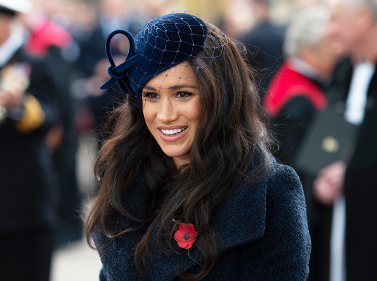 メーガン妃に洋服にファンデをつけられちゃった99歳男性が予想外のリアクション