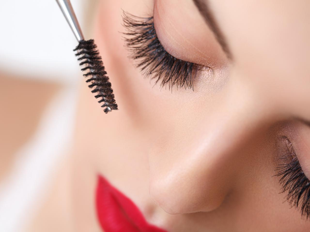マスカラがまぶたにつかない！いますぐ実践できるプロのマル秘テクニック