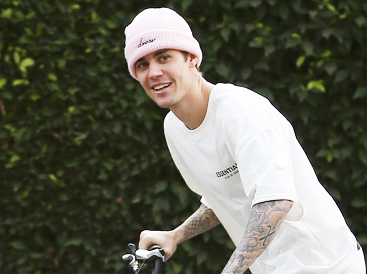 ジャスティン・ビーバー、ギャグセン高い「自虐Tシャツ」で新アルバムへの期待煽る