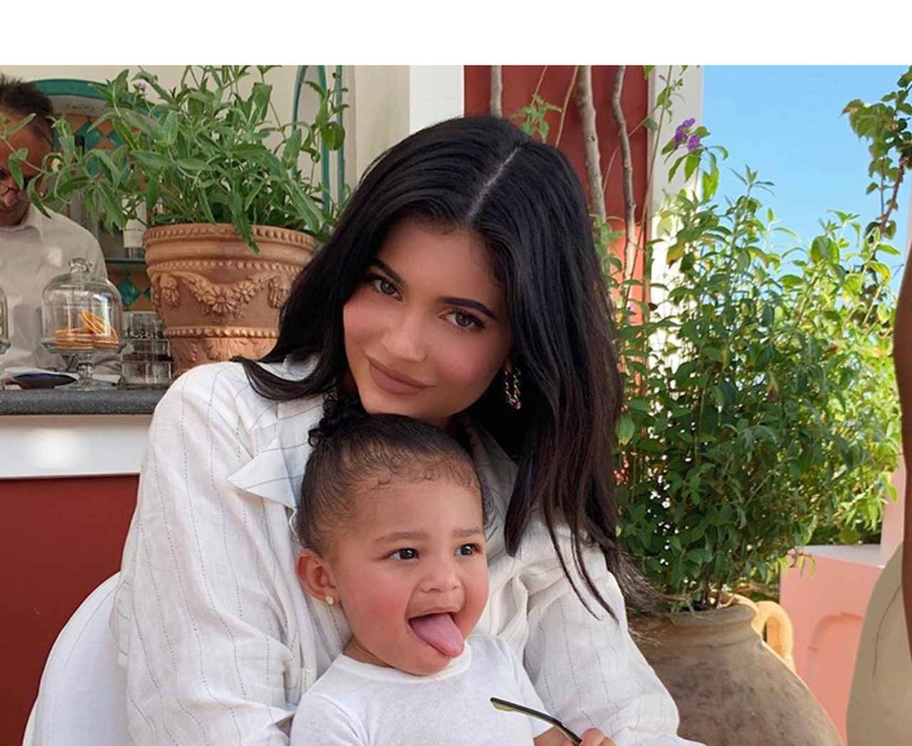 カイリー・ジェンナー1歳娘のスニーカーにまたもやスニーカーヘッズが熱視線