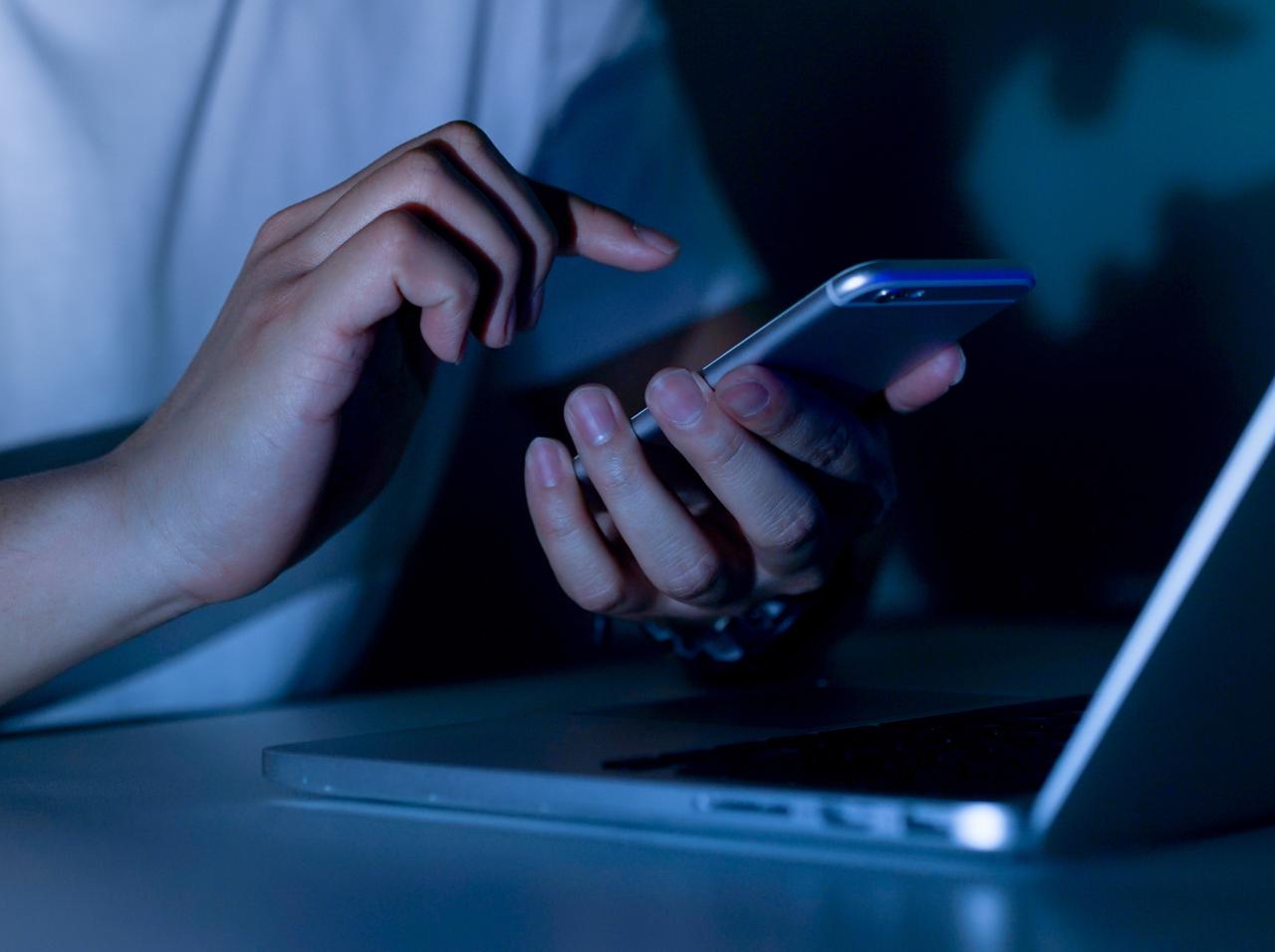 「彼女が首を絞められたがった」と供述の21歳、意識不明の女性の裸をSNSに公開していた