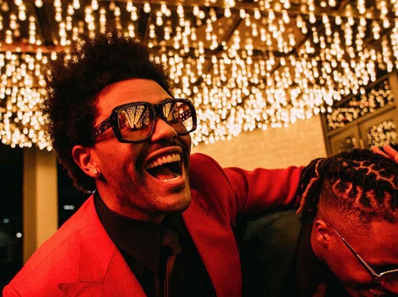 ザ・ウィークエンド、新曲「Blinding Lights」はベラの歌？セレーナの歌？