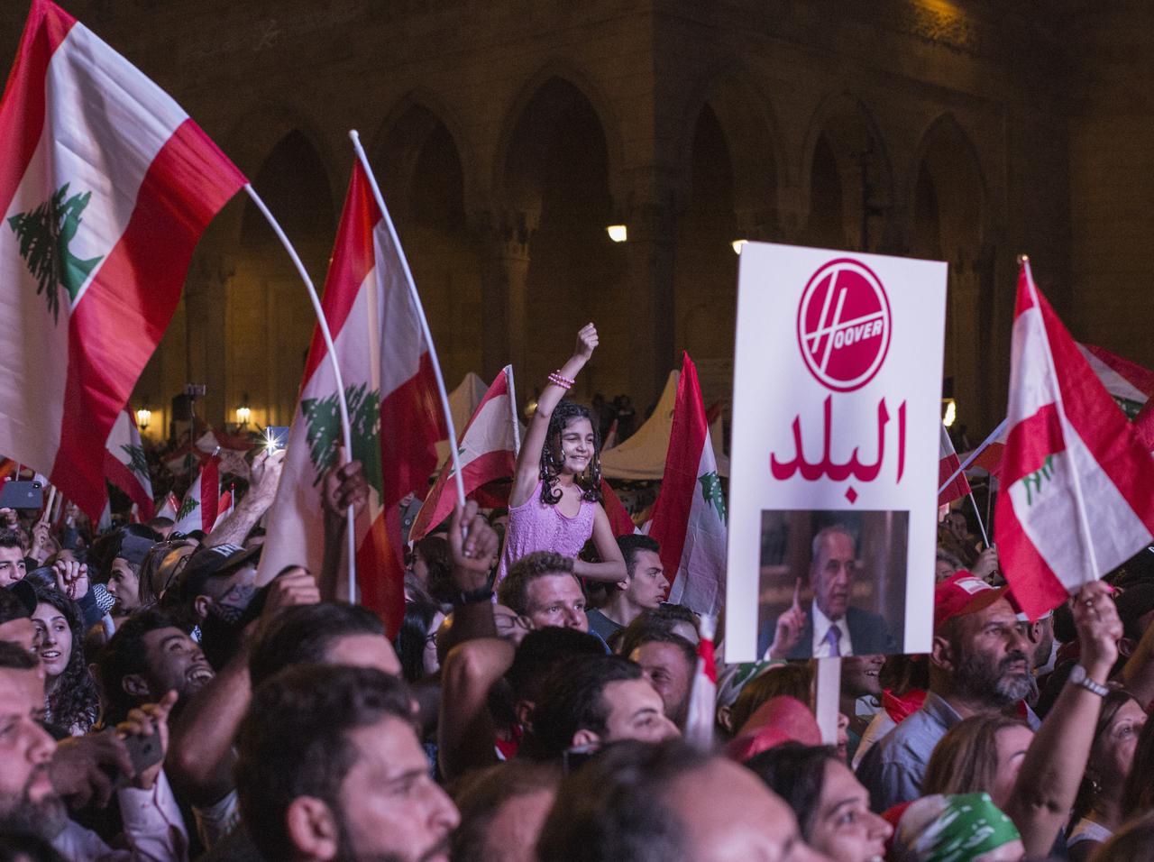 レバノンの“反政府デモ”、1人のDJによって『フェス状態』に！「幼児向け楽曲」も流される