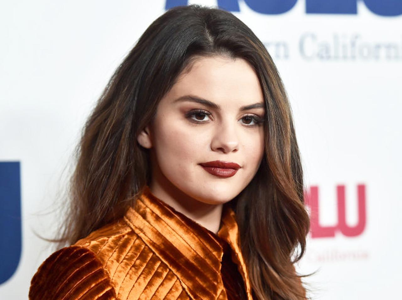 セレーナ・ゴメスが新アルバムの発売日を告知！「仮タイトル」の謎にファン騒然