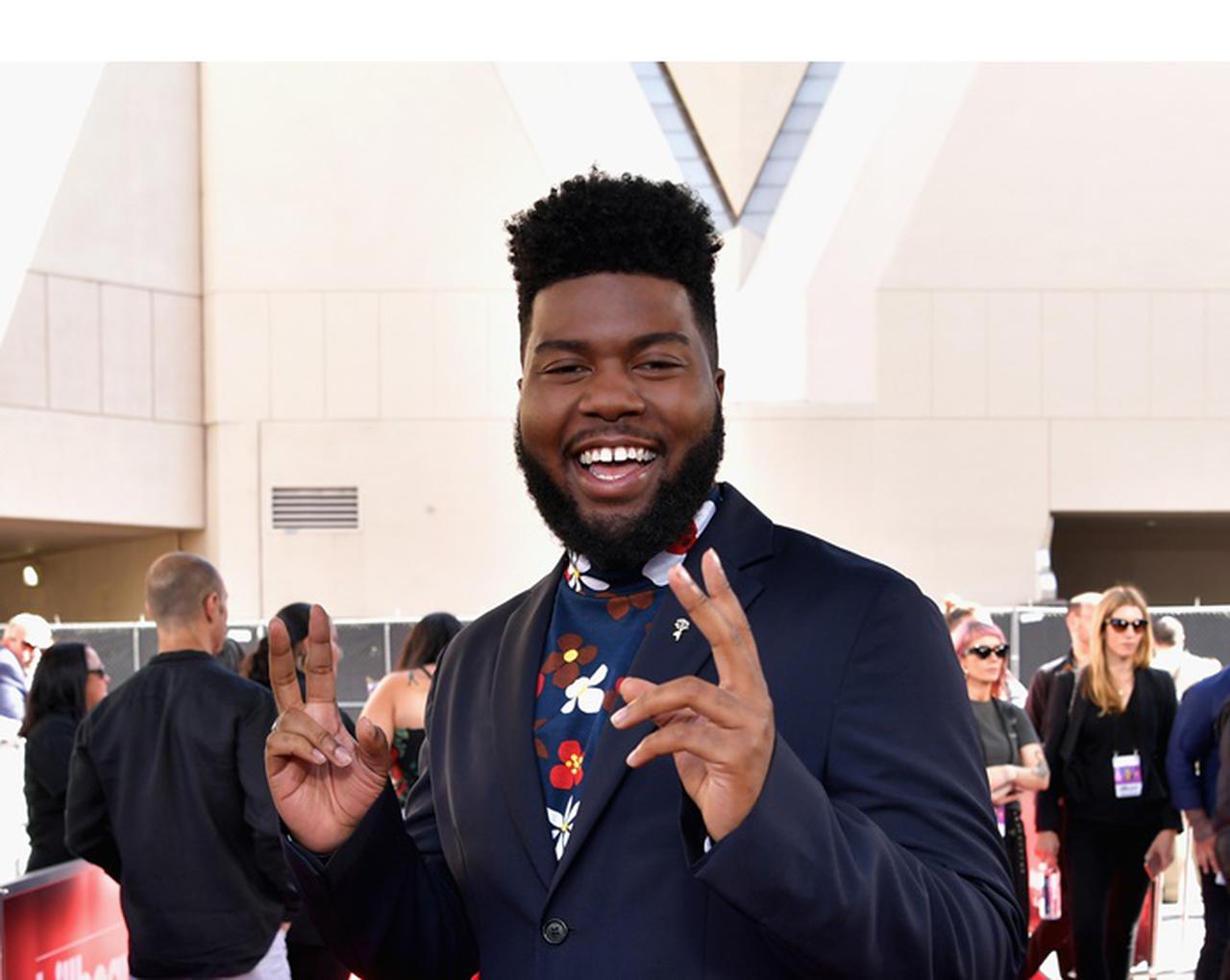 カリードが密かに来日!『ドラゴンボール』のゲームの前でパシャリ