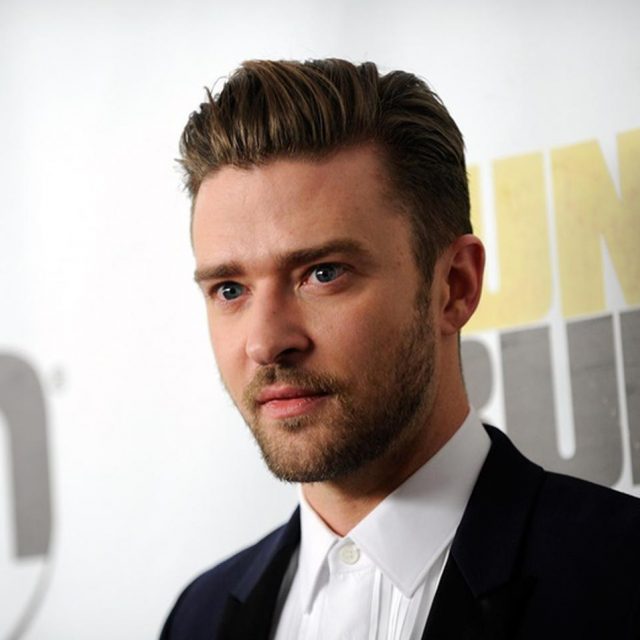 ジャスティン・ティンバーレイクに不倫疑惑、結婚指輪を外して共演女優と「膝の上で手繋ぎ」
