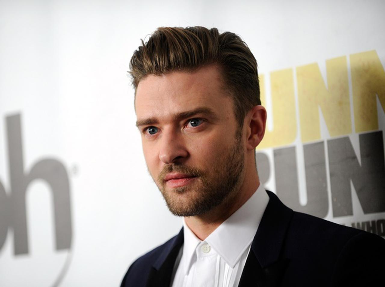 ジャスティン・ティンバーレイクに不倫疑惑、結婚指輪を外して共演女優と「膝の上で手繋ぎ」