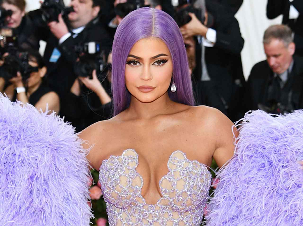 カイリー・ジェンナーが監修ブランドの過半数の株を売却、一世一代の大勝負に出る