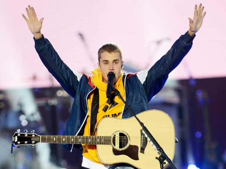 ジャスティン・ビーバーが近所の子供のために「アレ」を開催→あのセレブキッズが参上