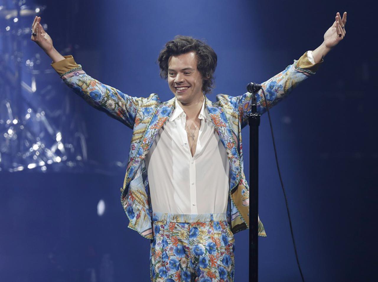 ハリー・スタイルズが原因で“食パン”に「卑猥なコメント」が殺到