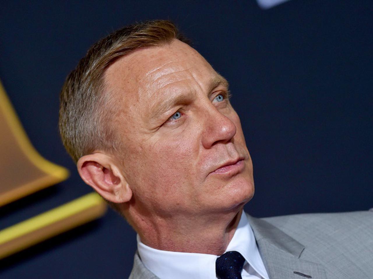 『007』ボンド役のダニエル・クレイグ、ラミ・マレック以外にもキスしていると衝撃告白