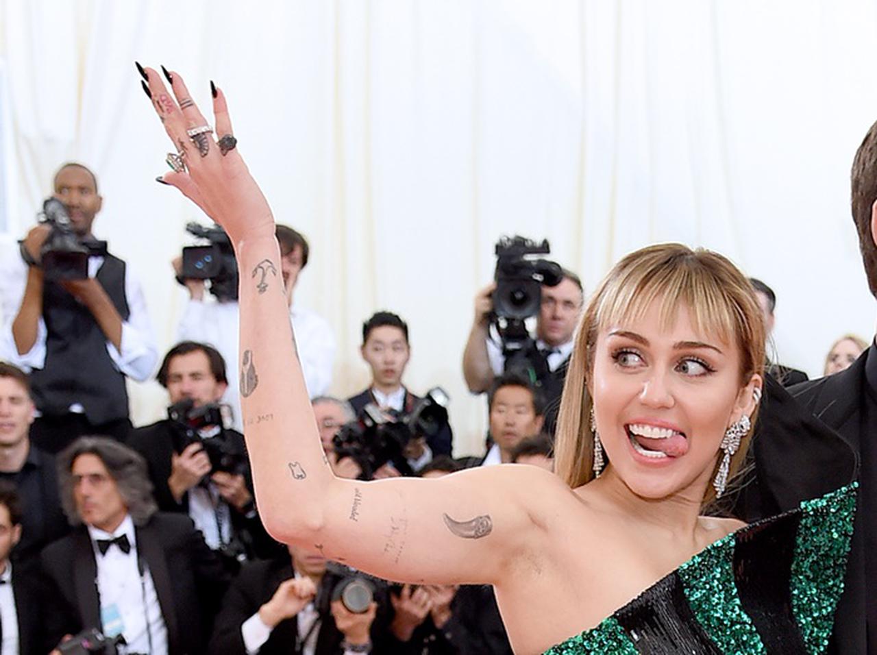 マイリー・サイラス、「ある方法で」元恋人たちと完全決別