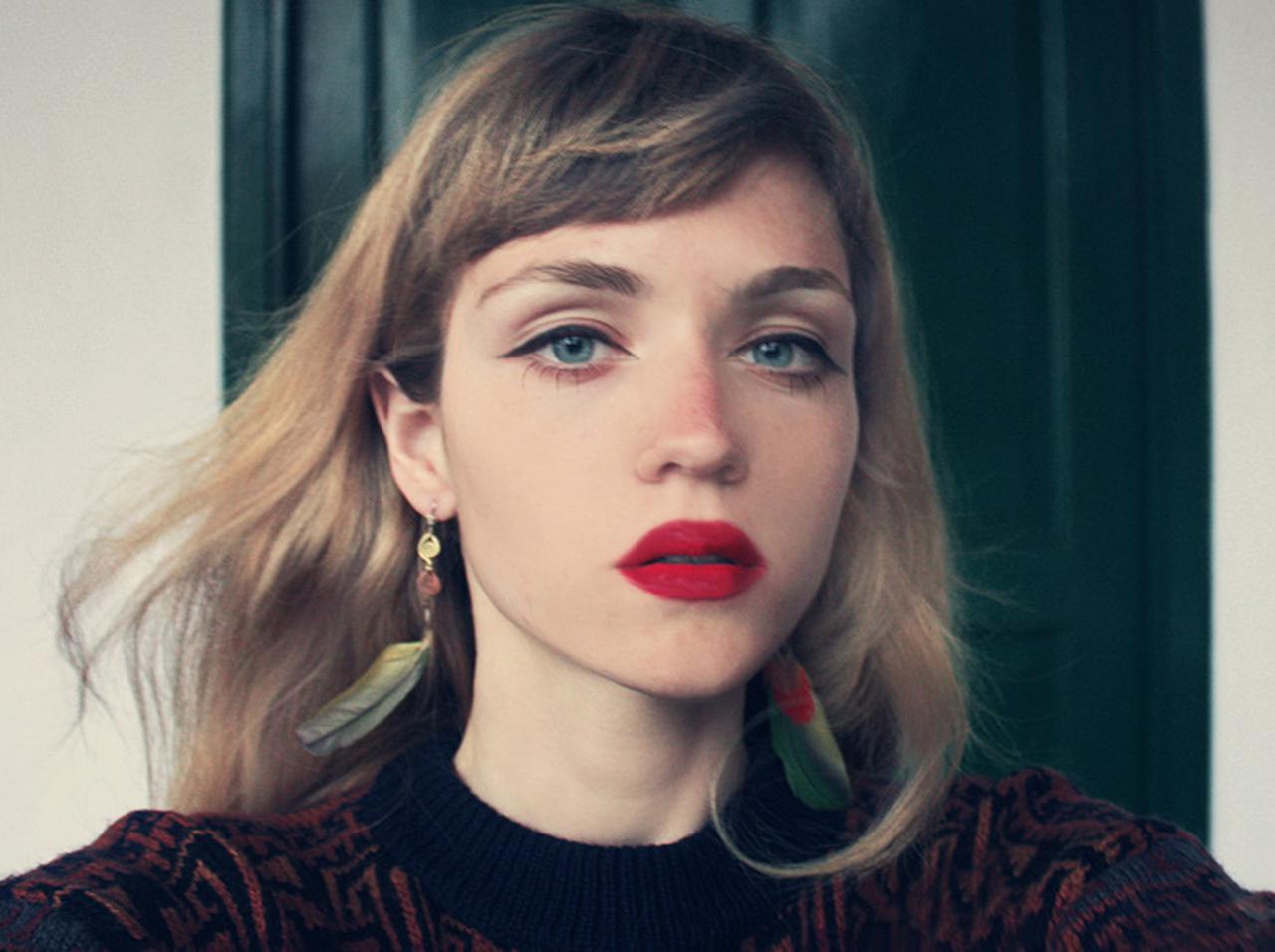 大人の目元を1秒で「ぱっちりデカ目」にするための方法