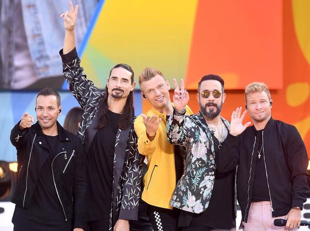 バックストリート・ボーイズ、東京オリンピックの法被を羽織りノリノリ