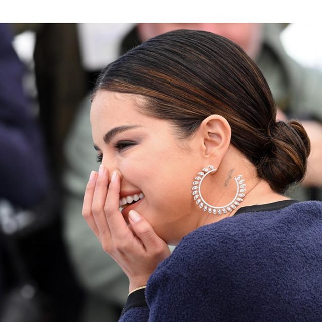 セレーナ・ゴメス、新しいタトゥーは「ソウルシスター」とおソロ
