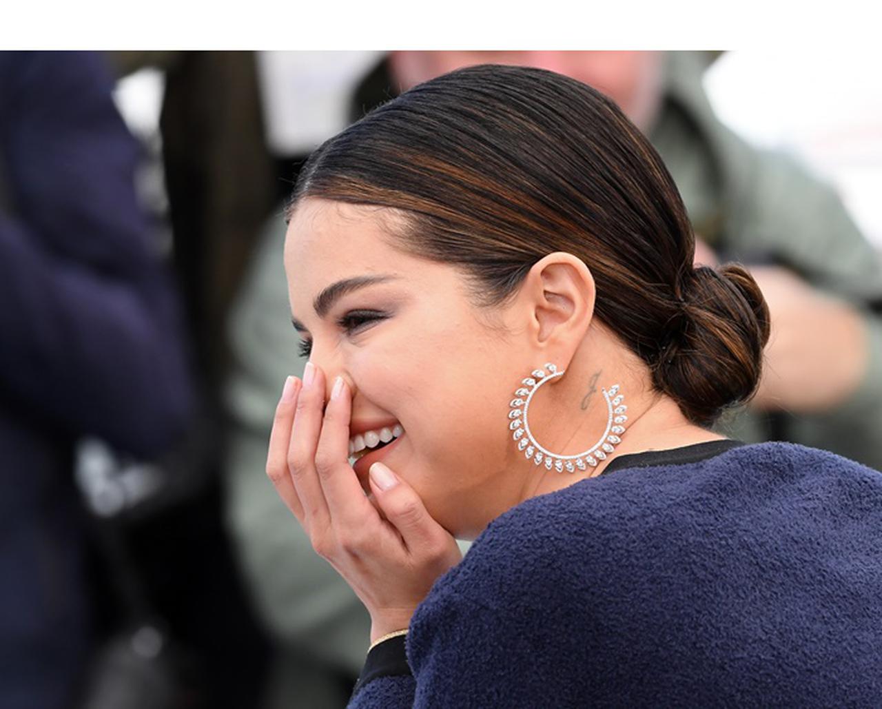 セレーナ・ゴメス、新しいタトゥーは「ソウルシスター」とおソロ