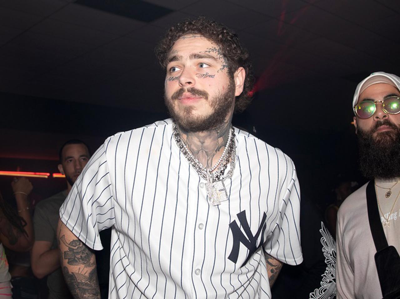 ポスト・マローン、まさかの「スカート姿」で外出する姿を激写される