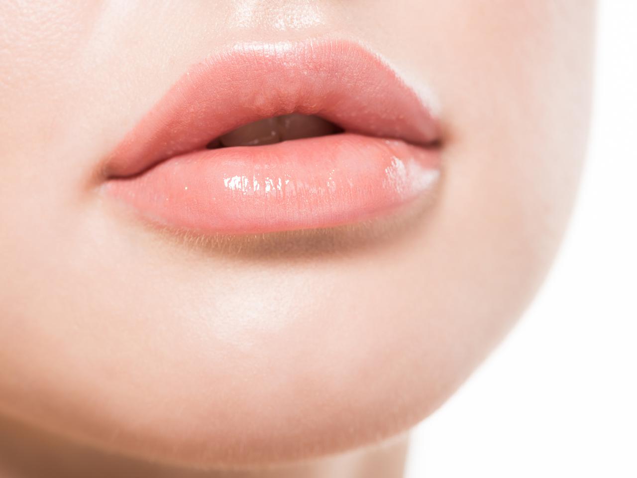 唇の乾燥は寝ながらケア!「就寝用リップマスク」でぷるぷるの唇に♡