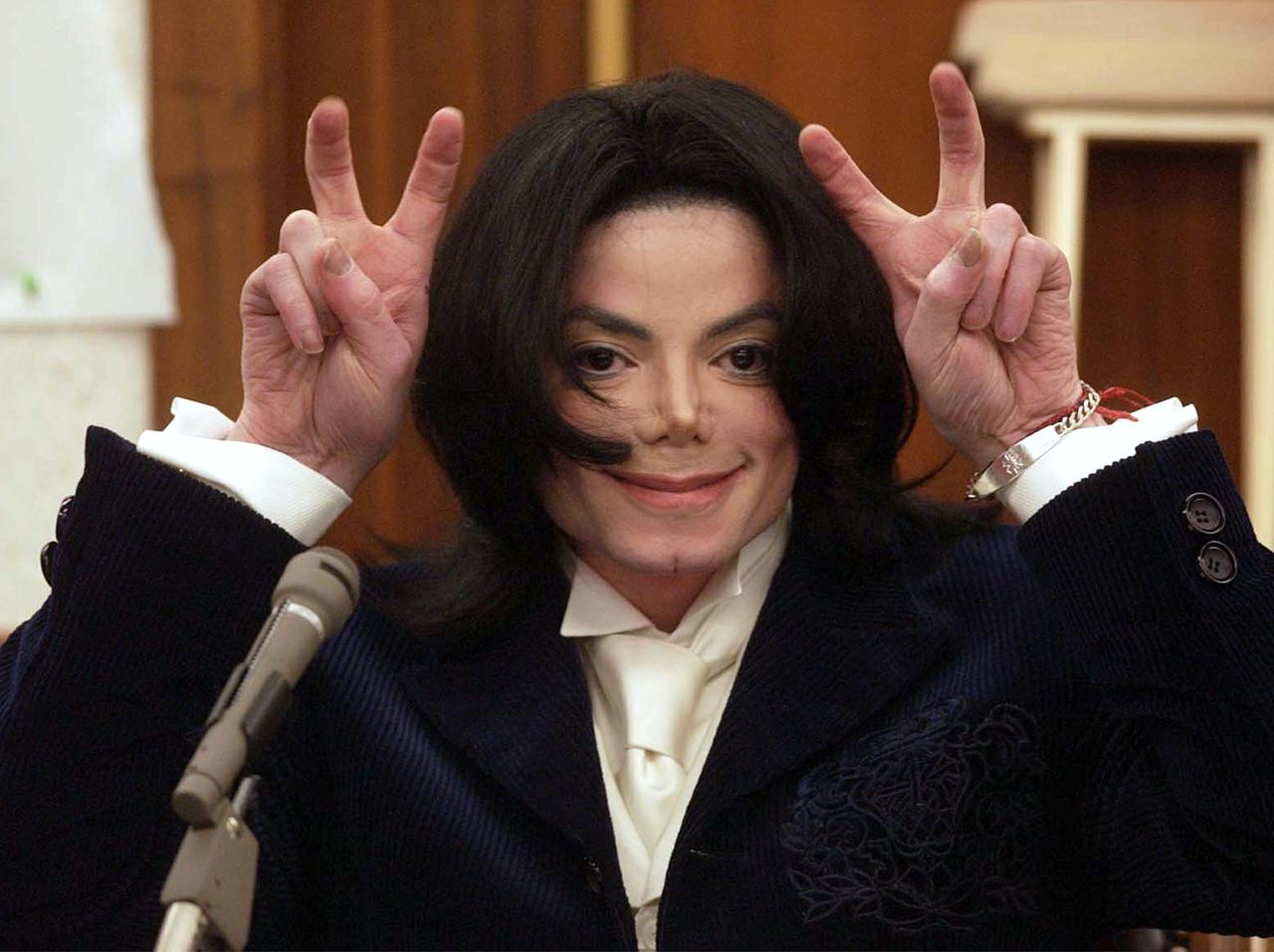 マイケル・ジャクソンのファンがDNAテストを要求するほど「そっくり」と言われる男性がこちら