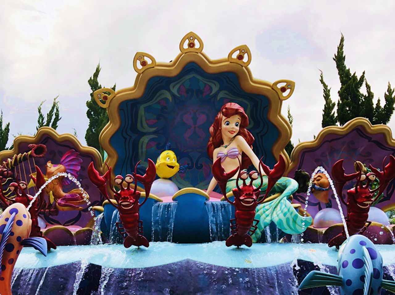 ディズニーランド、たい焼きならぬ「人魚焼き」の見た目がなかなか残酷