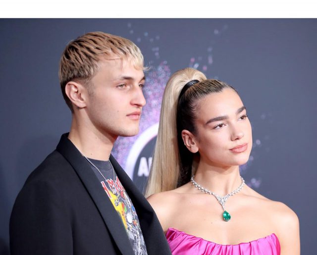 デュア・リパ、ベラ＆ジジ・ハディッドの弟アンワーとレカペで濃厚キス