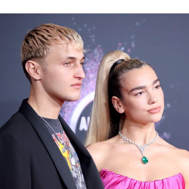 デュア・リパ、ベラ＆ジジ・ハディッドの弟アンワーとレカペで濃厚キス