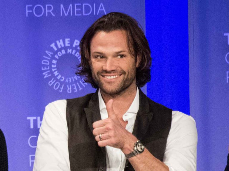 『スーパーナチュラル』ジャレッド・パダレッキ、「自分の逮捕」をTシャツにしてファン爆笑