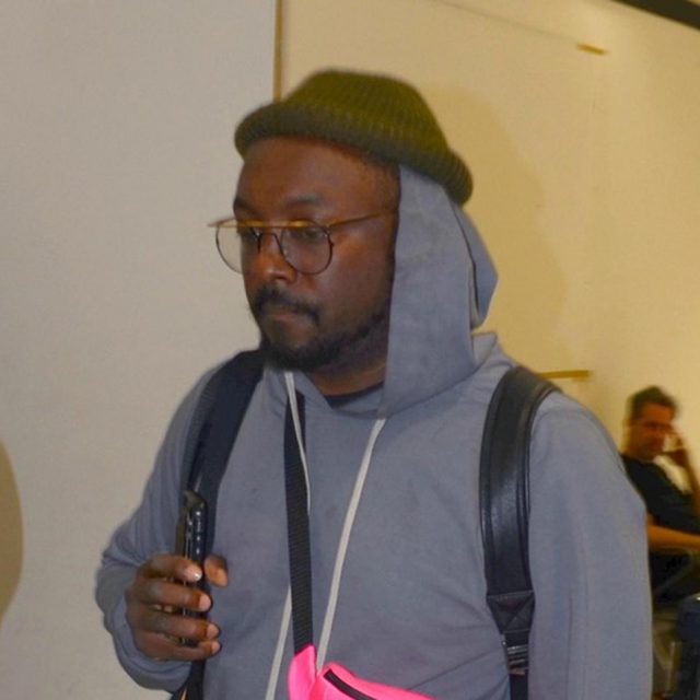 ウィル・アイ・アムが客室乗務員から「人種差別受けた」と主張、カンタス航空が声明