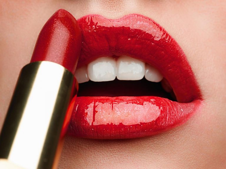 いつもの「赤リップ」が劇的に変わる! プロが教えるワンランク上のメイク術