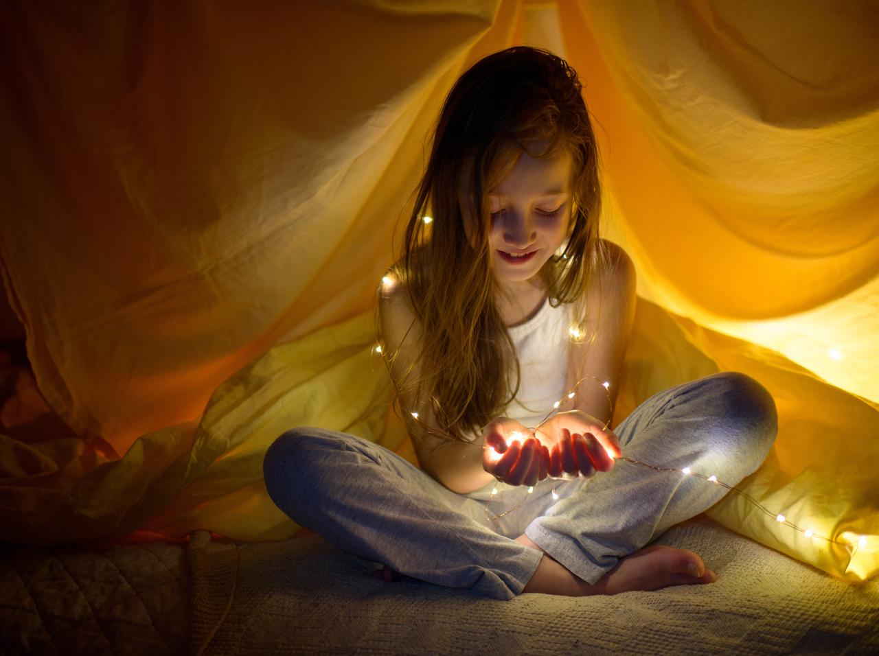 NASA女性科学者「オタクでもキラキラになれる」と“キラキラドレス”で講演、少女達にメッセージ