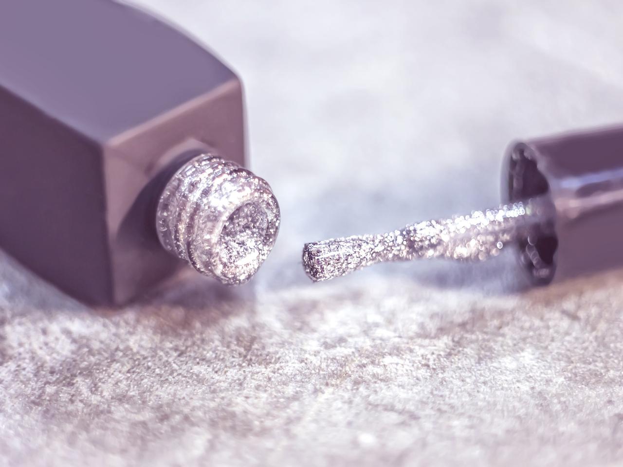 ラメが取り出せない?「ラメネイル」をムラなくキレイに仕上げるコツ