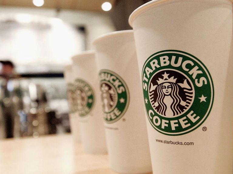 スターバックスが日本でも「紙ストロー」を導入、ますます広がる脱プラの動き