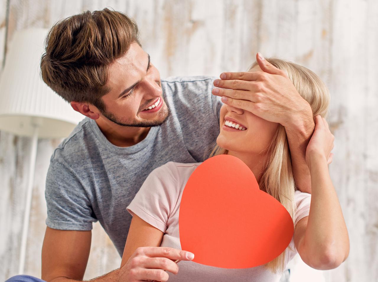 女性にナンパされたゲイの青年、「ある別の男性」を身代わりに差し出す