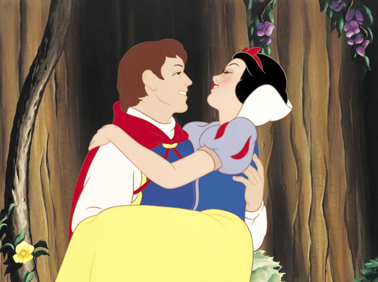 ディズニー映画『白雪姫』、王子様との「衝撃の年齢差」でプリンセスの闇が浮き彫り