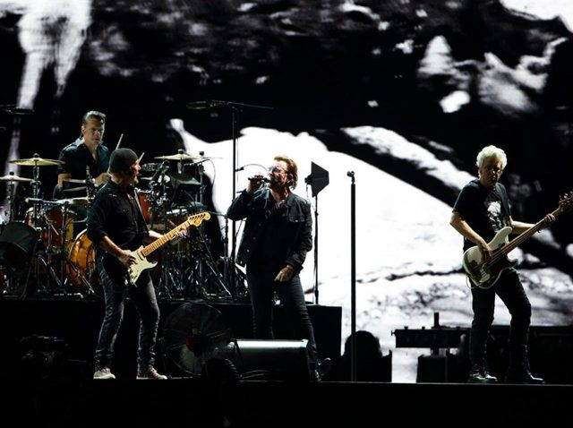 U2来日公演でアフガニスタンにて銃撃された中村哲医師を追悼