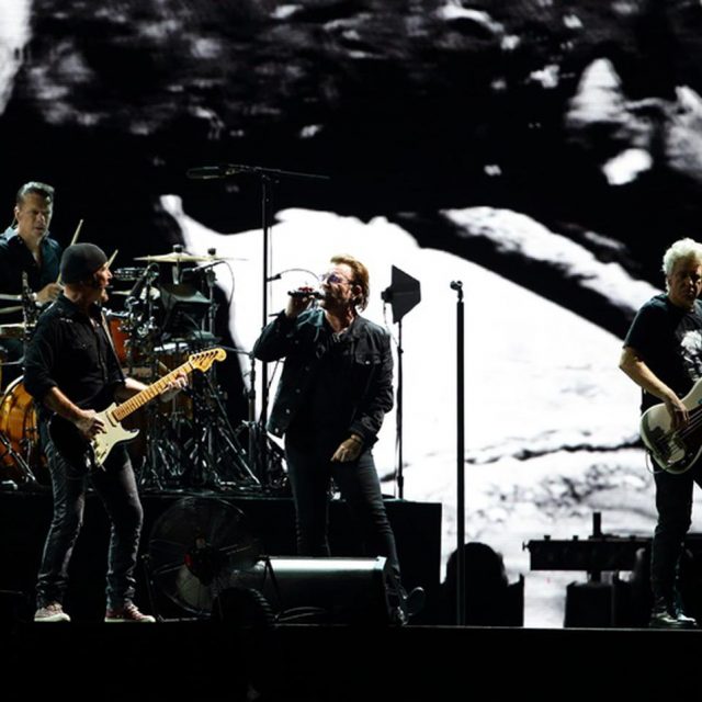 U2来日公演でアフガニスタンにて銃撃された中村哲医師を追悼