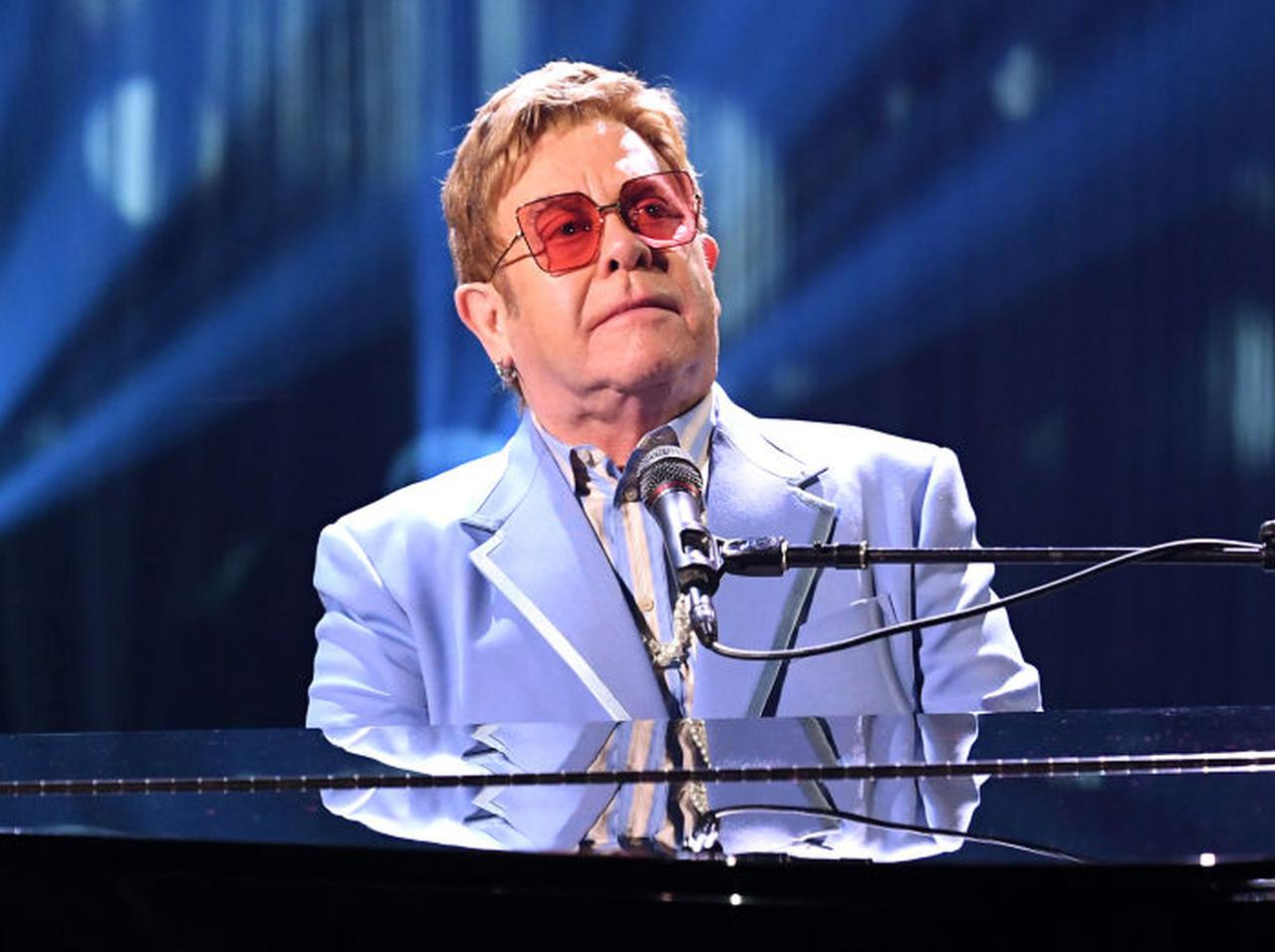 エルトン・ジョン、女性ファンを手荒に扱った警備員に「ブチ切れ一喝」