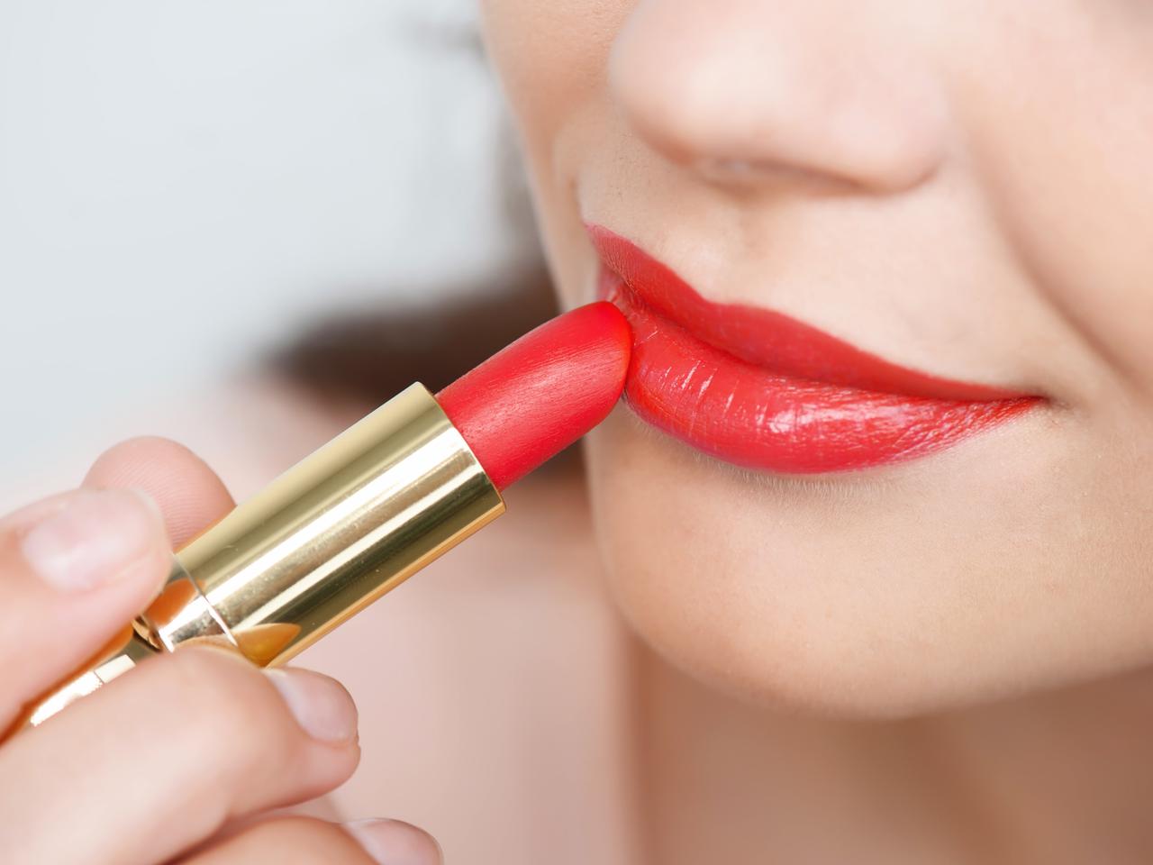 口紅テスターは唇ではなく○○に塗る！プロが教える画期的な使い方とは