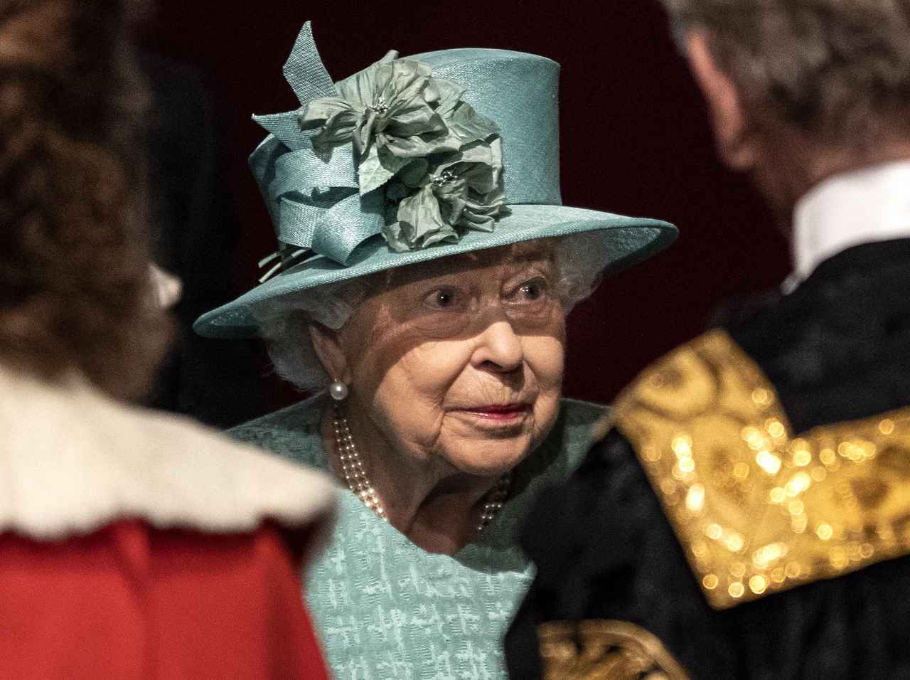 エリザベス女王、2019年は「でこぼこな年」息子王子の性犯罪疑惑やメーガン妃との確執