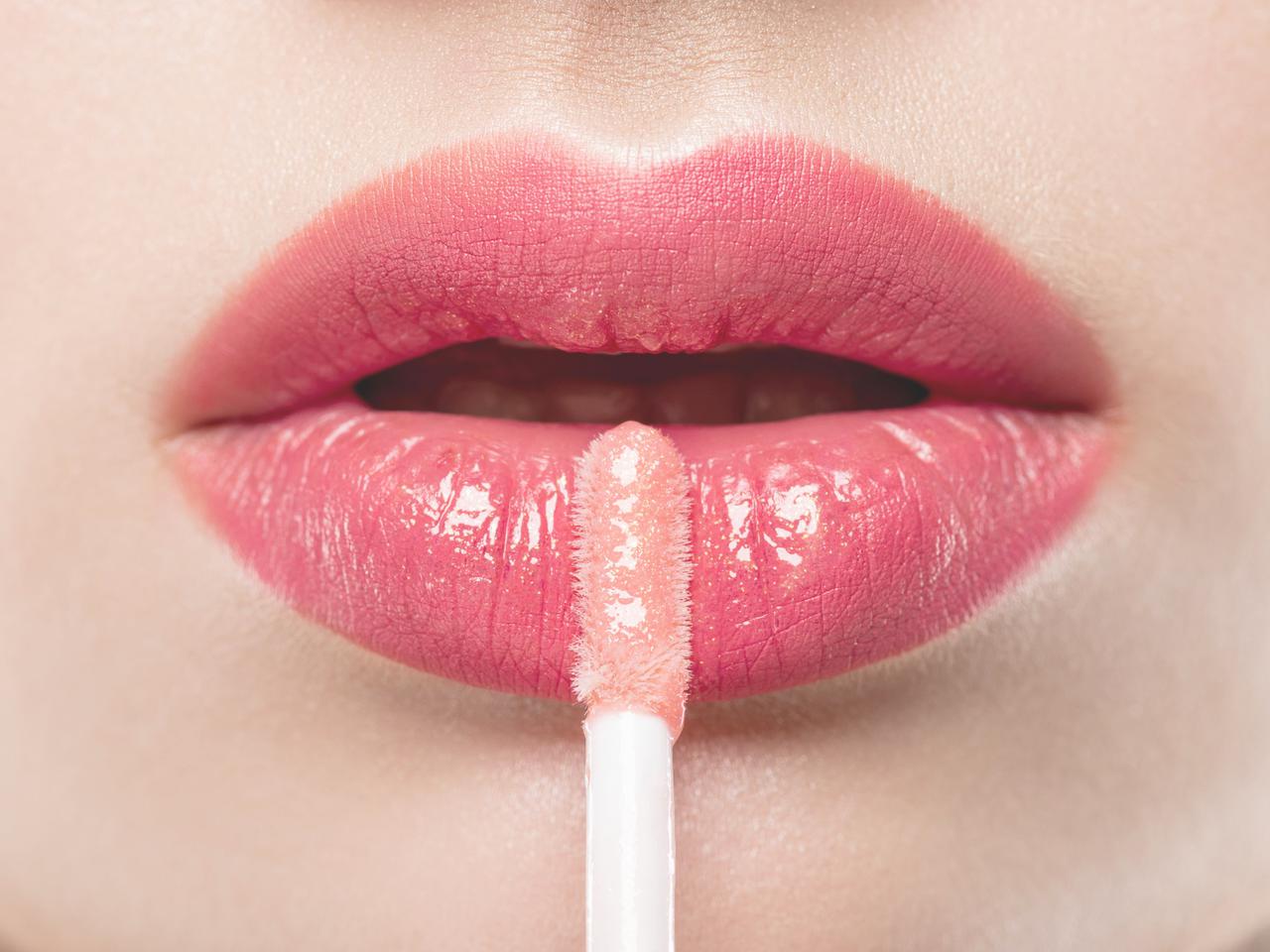 リップグロスが苦手な人必見!ベタつかない塗り方をプロが伝授