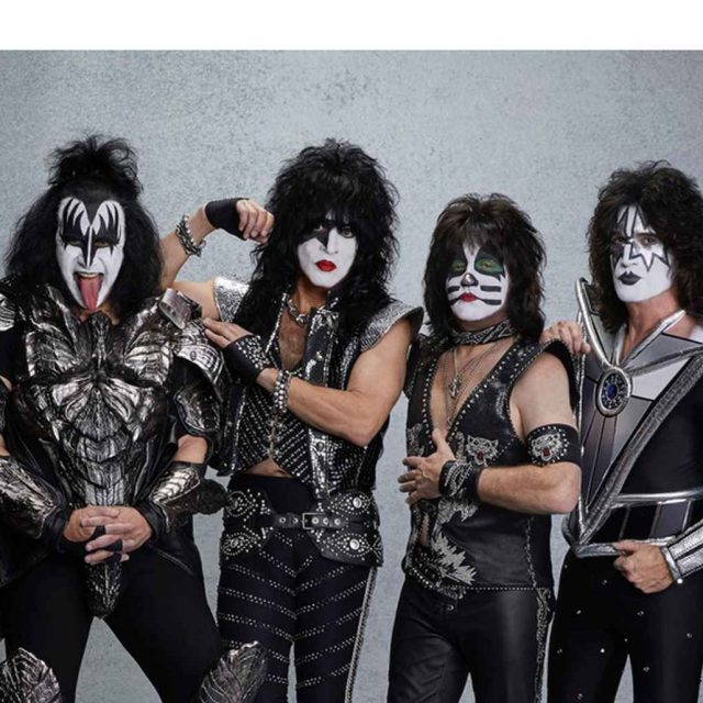 KISSの来日公演のグッズにまさかの「ボンカレー」、そのお味は？