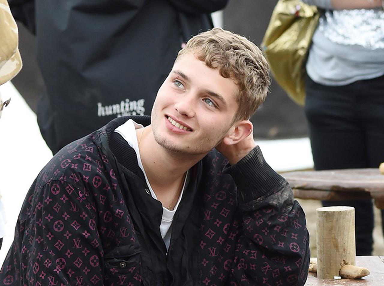 ジュード・ロウ息子、パーティーで「年上歌姫」をお持ち帰り