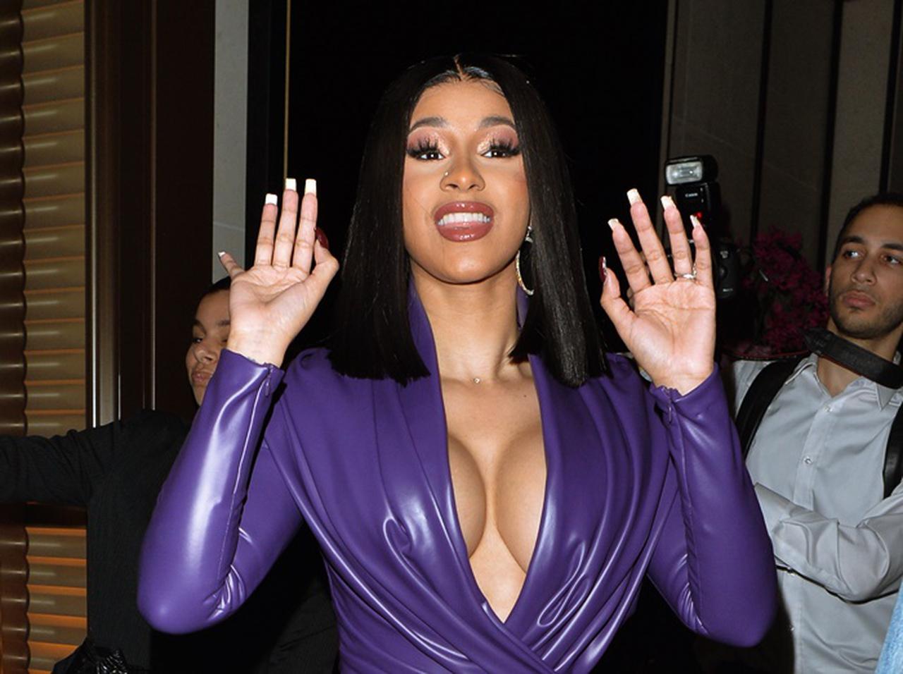 カーディ・B、量販店で「50万円分」の買い物をした“理由”に頭が上がらない