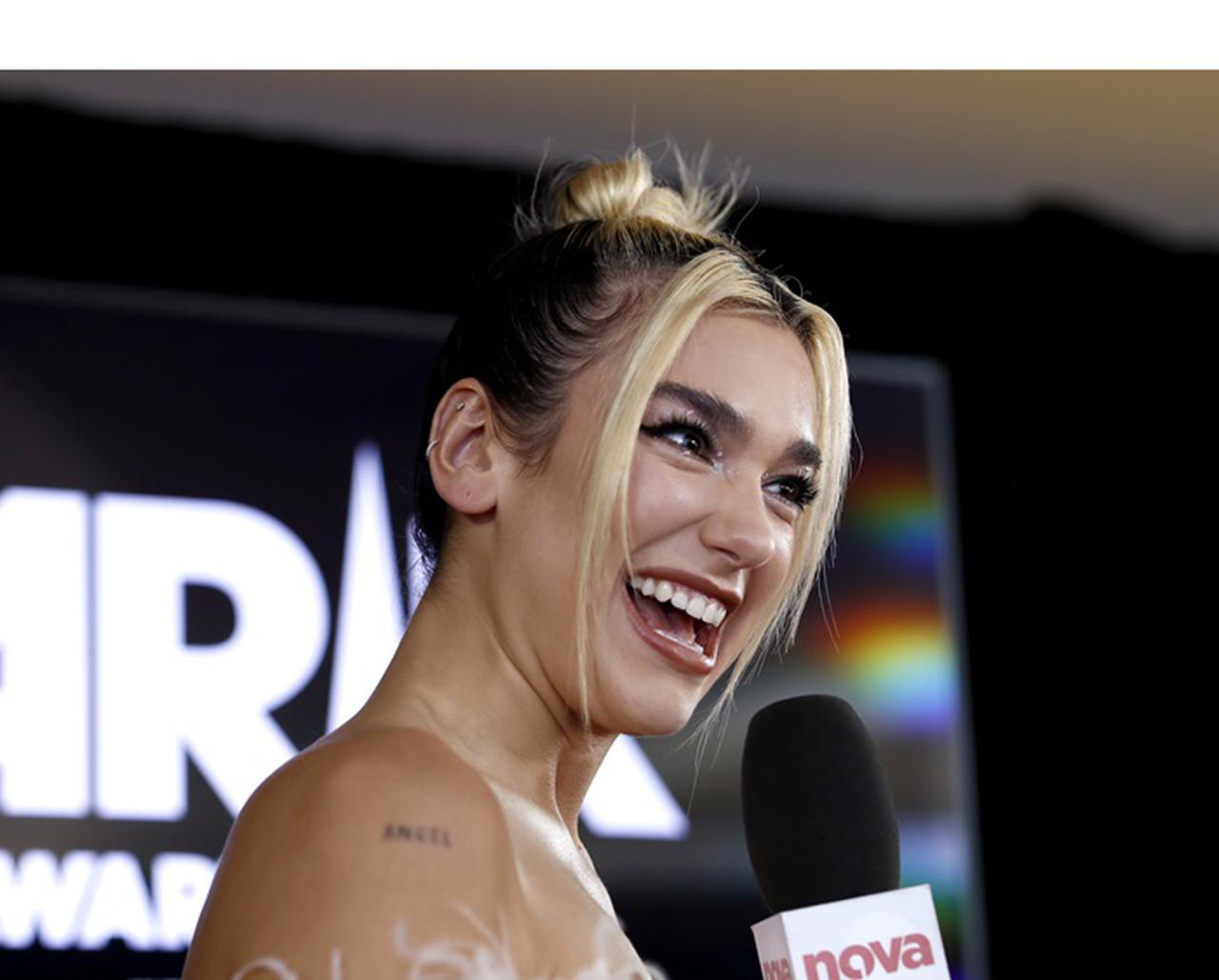 デュア・リパ、名古屋で一緒に写真を撮ったK-POPアイドルは誰?