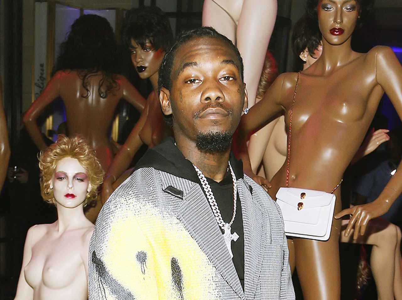 オフセットが「複数のストリッパーと戯れる光景」にポスト・マローンが適格なツッコミ