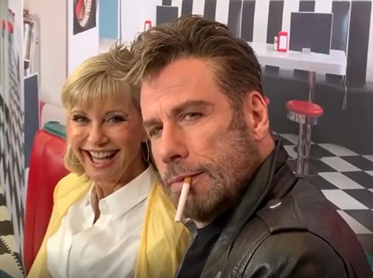 ジョン・トラボルタ、『グリース』の完全再現で「頭皮」に注目集まる