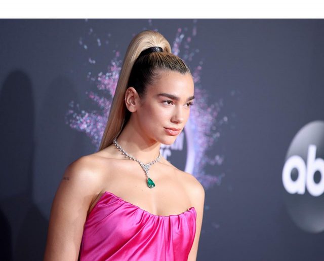 デュア・リパが日本でプリクラを撮ったらこうなる