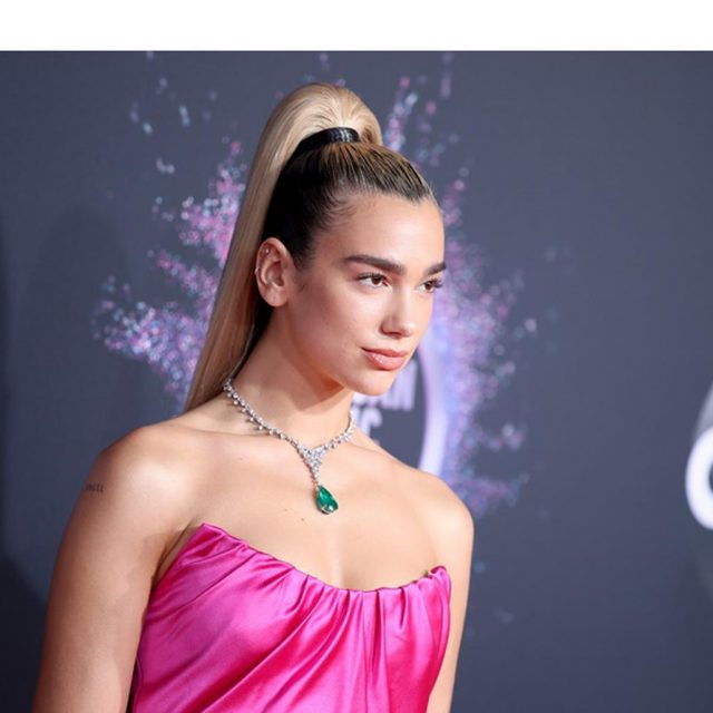 デュア・リパが日本でプリクラを撮ったらこうなる