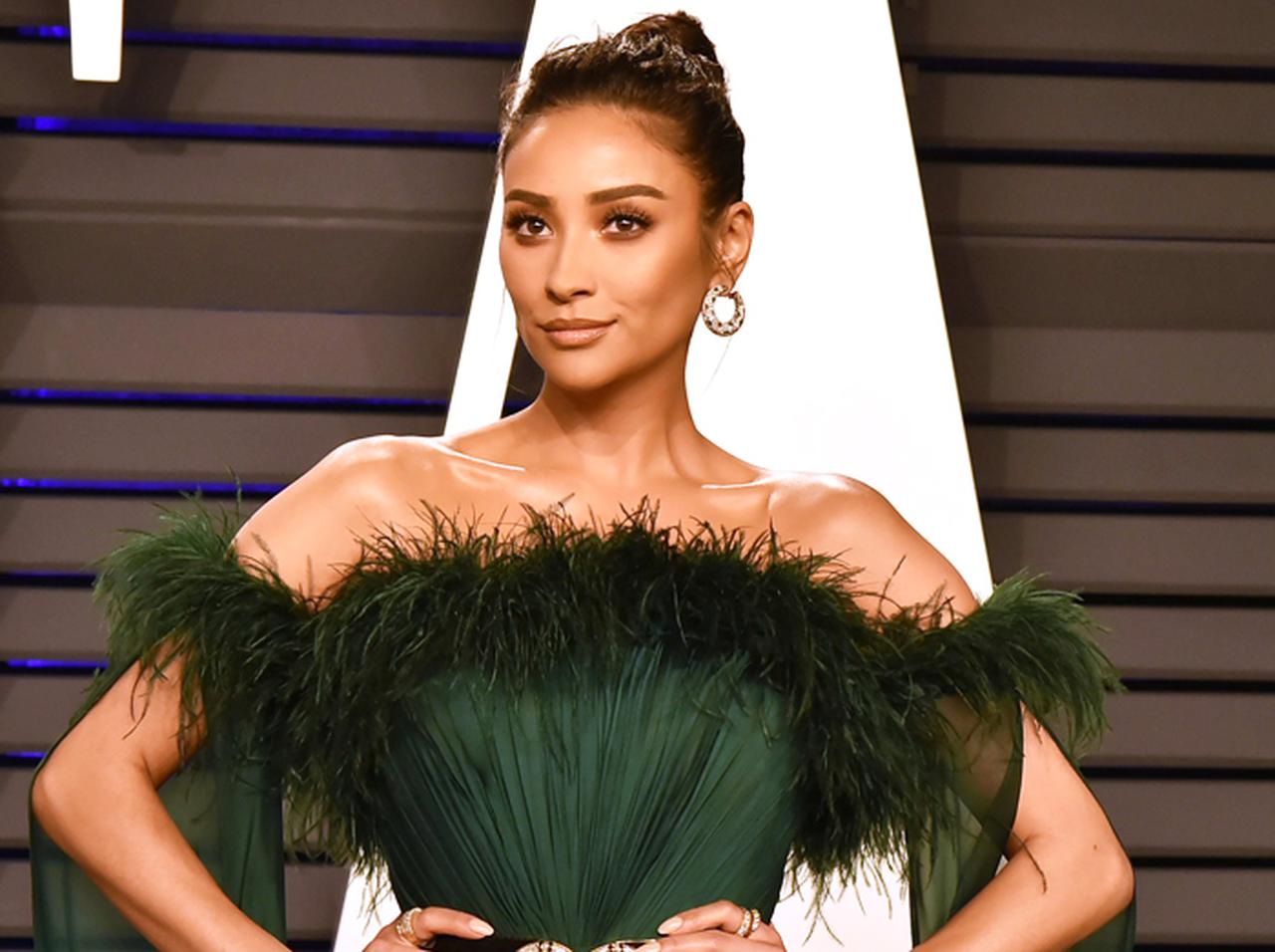 シェイ・ミッチェル、「美しすぎる授乳写真」への難癖にキレ味抜群の返し