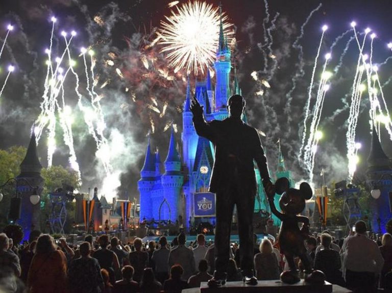 ディズニーランド、年に一度だけ4時半に「閉園」する理由が夢の国ならでは